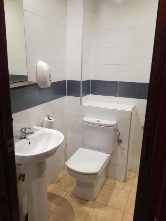 Pension San Ramon Барселона Экстерьер фото